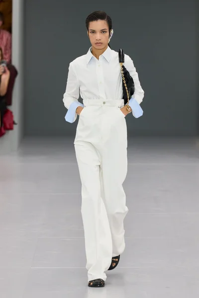 Look 3